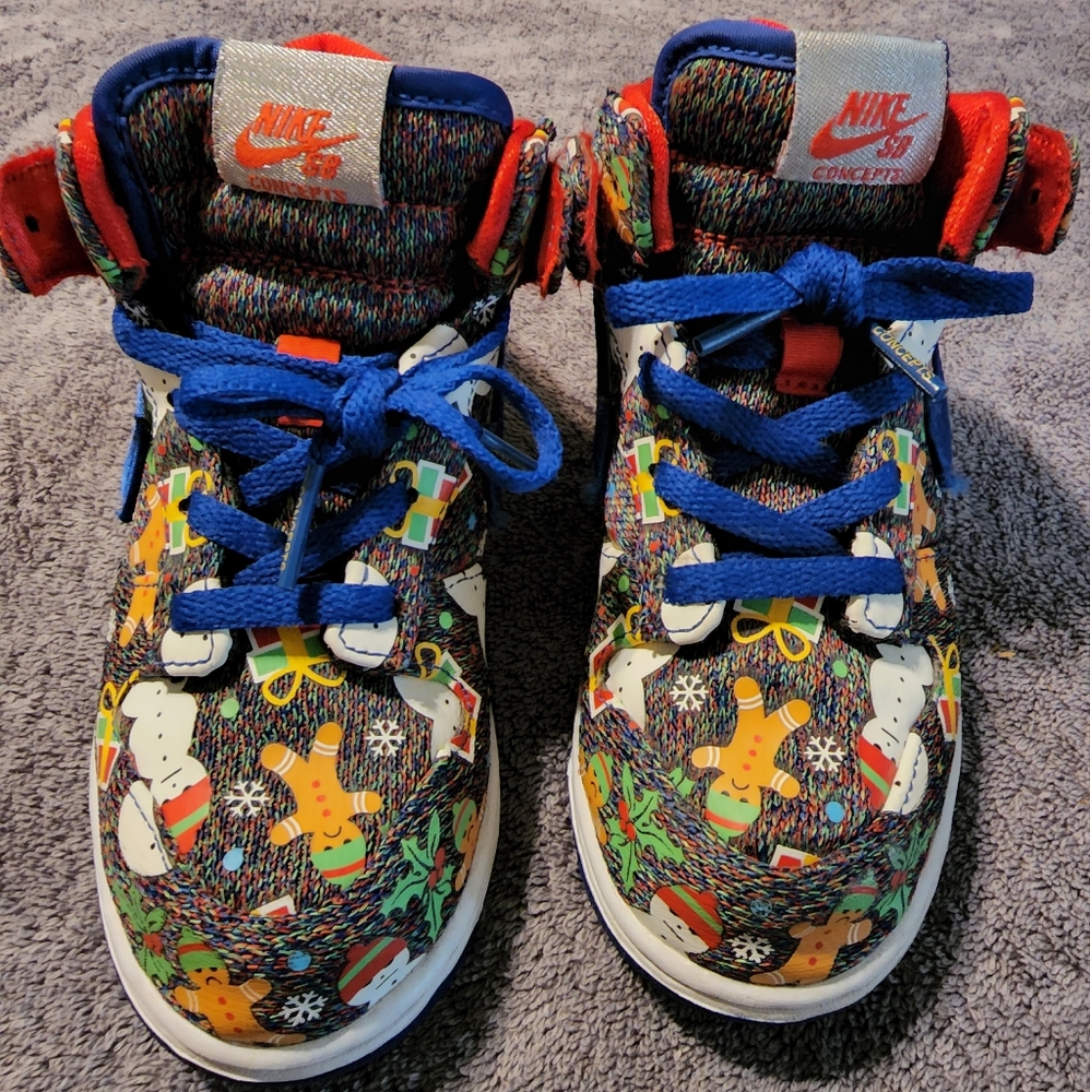 Ugly sweater Nikes